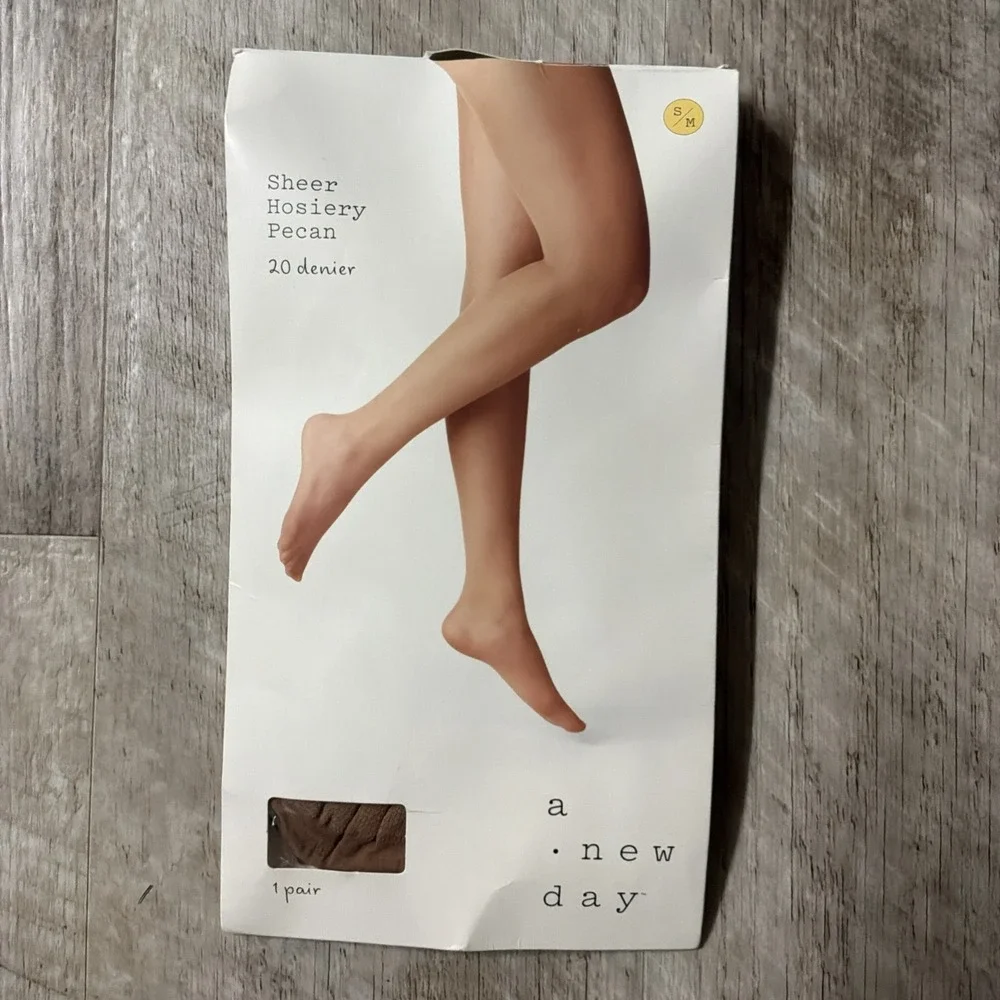 A New Day Control Top Sheer Hosiery 20 Denier Pecan 1 Pair S/M